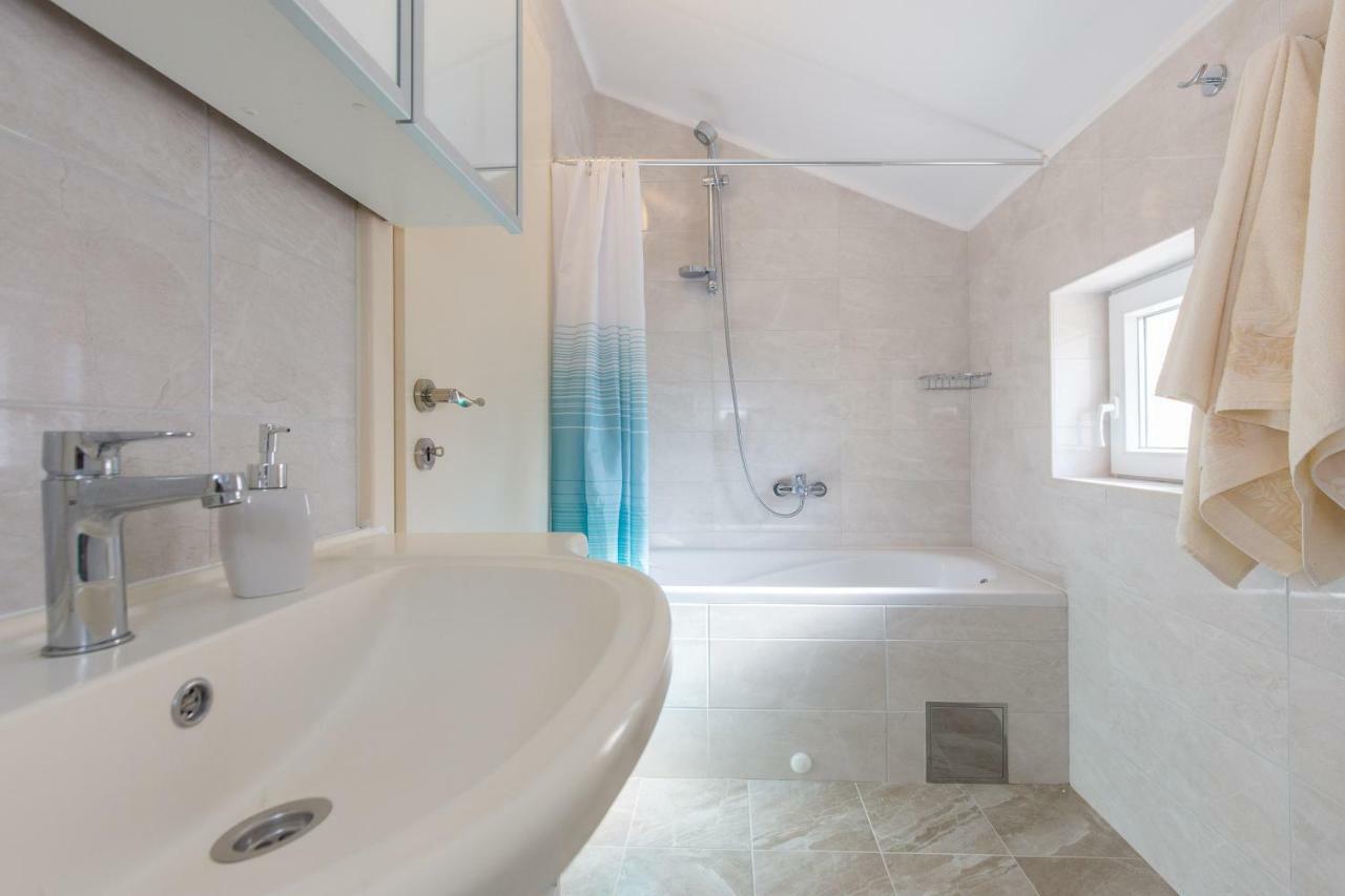 Apartman Ivona Malinska Εξωτερικό φωτογραφία