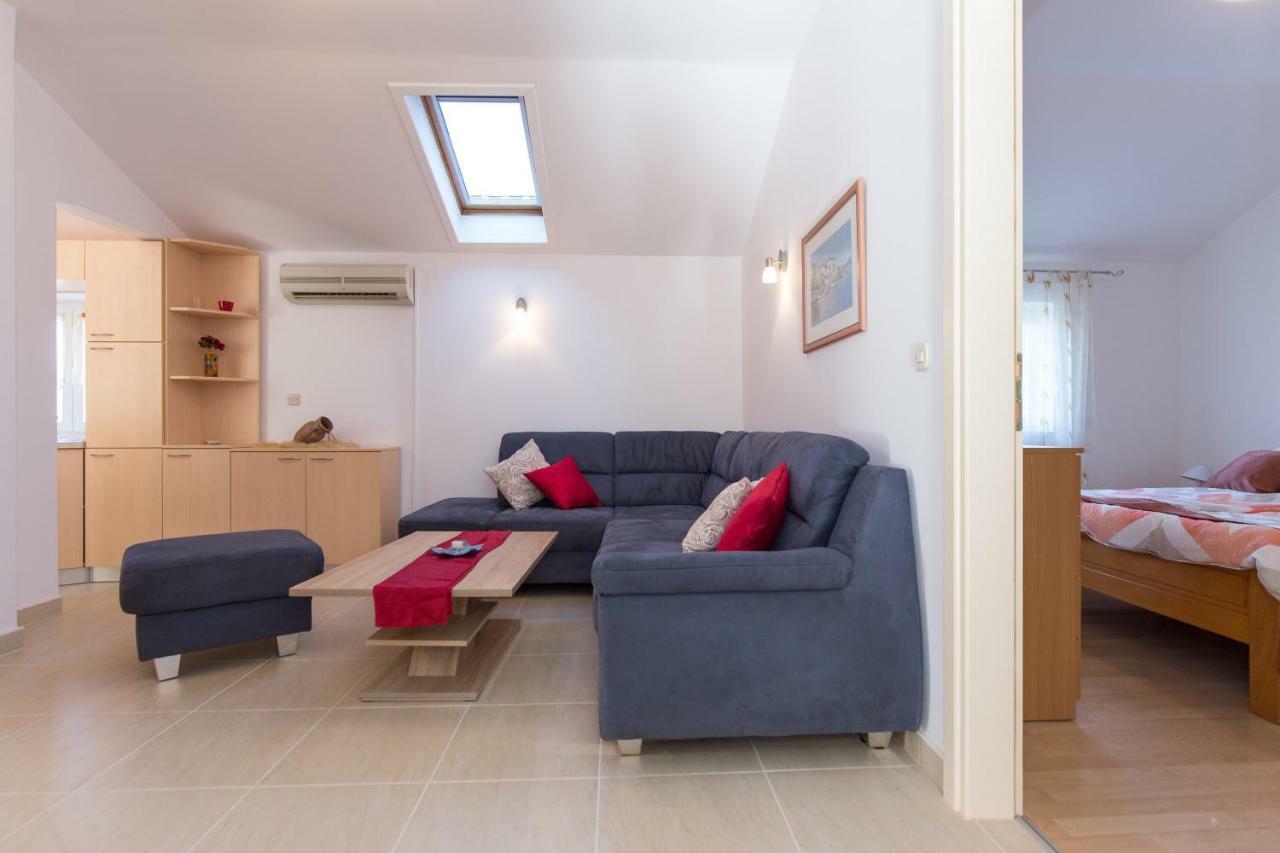 Apartman Ivona Malinska Εξωτερικό φωτογραφία