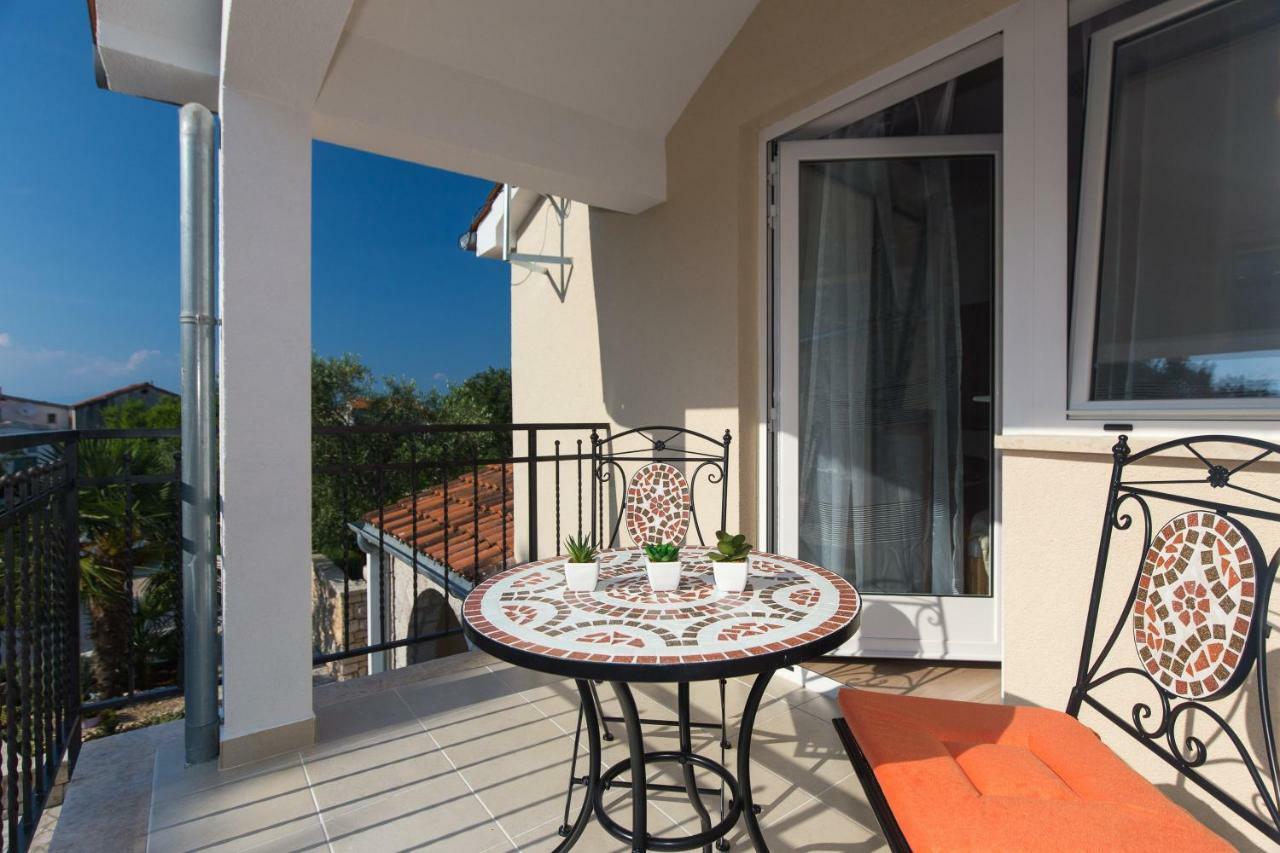 Apartman Ivona Malinska Εξωτερικό φωτογραφία