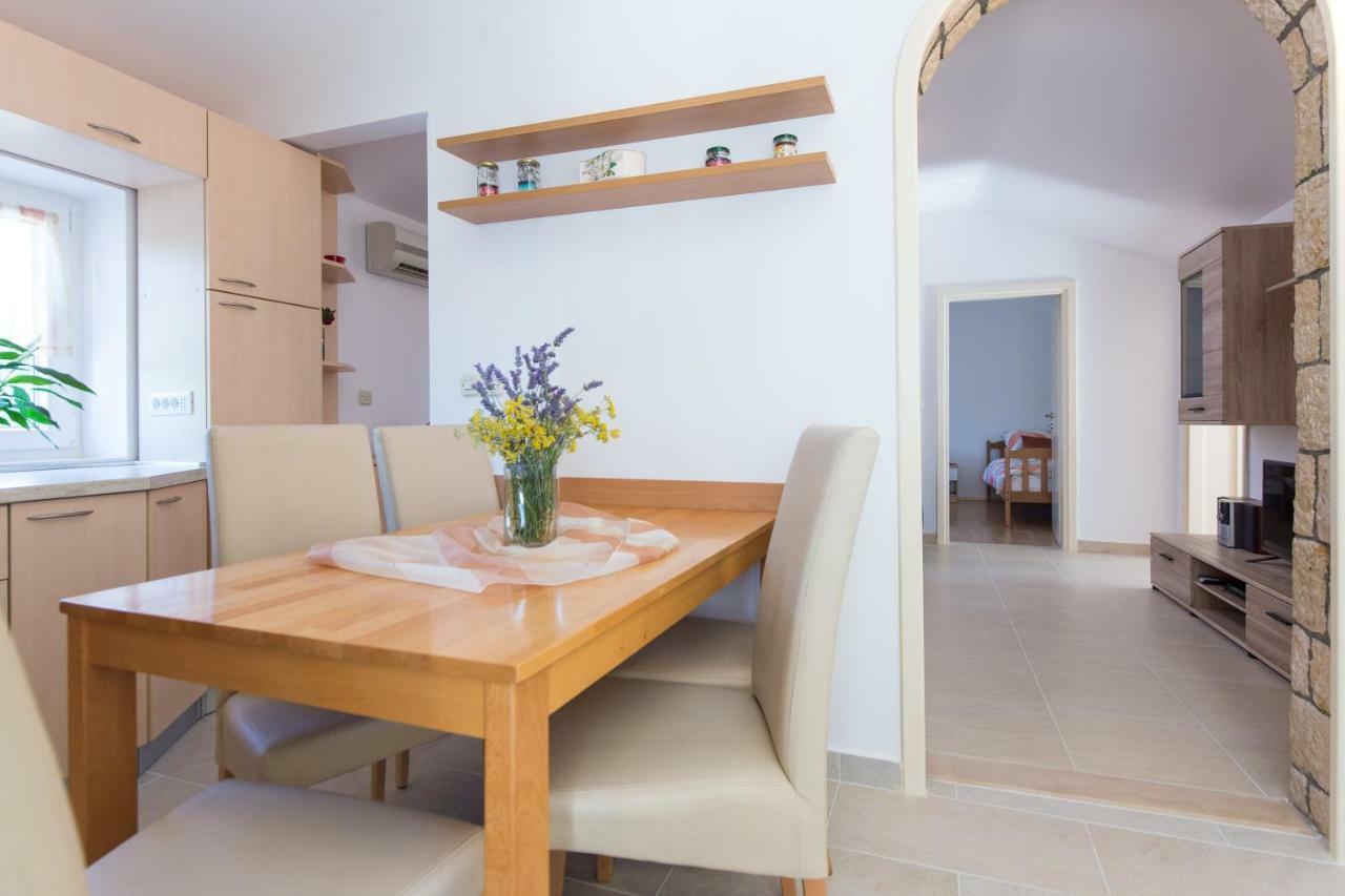 Apartman Ivona Malinska Εξωτερικό φωτογραφία