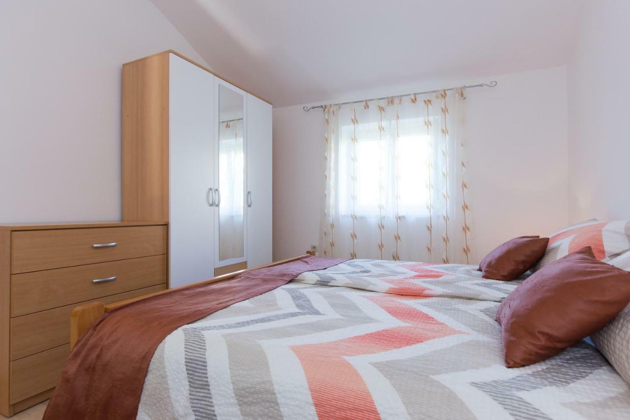 Apartman Ivona Malinska Εξωτερικό φωτογραφία